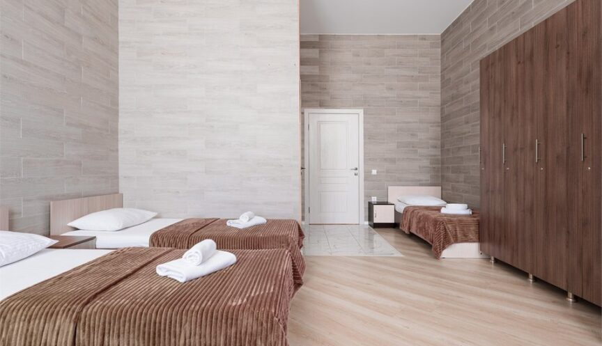 Эконом трехместный